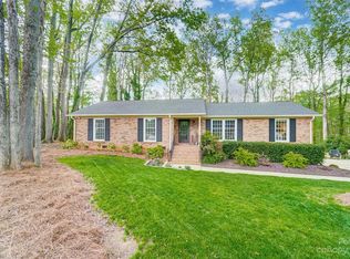 301 Lakenheath Ln, Matthews, NC 28105