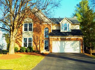 5803 Cub Stream Dr, Centreville, VA 20120