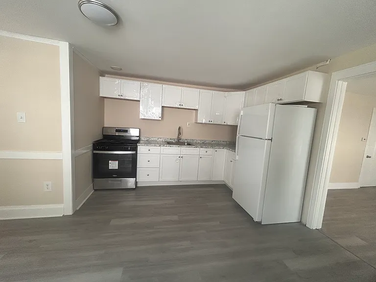 640 High St — Photo 2