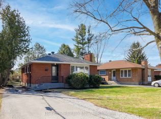 2364 Cheshire Rd, Ottawa, ON K2C 1G3