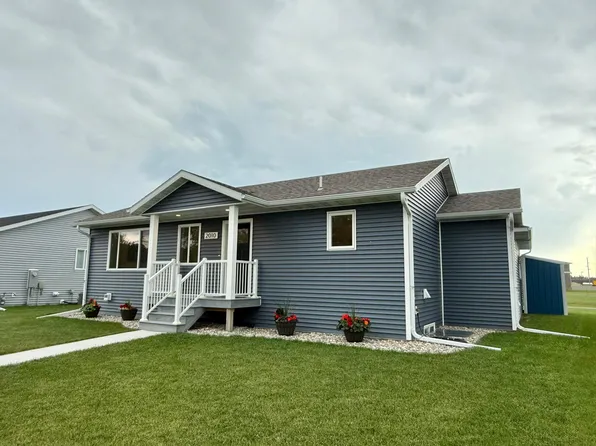 2010 Nelson Dr, Thief River Falls, MN 56701