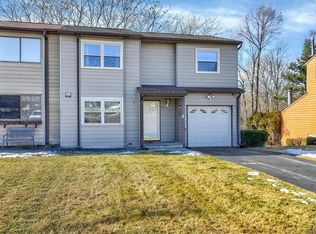 45 Hamlet Ct, Wappingers Falls, NY 12590