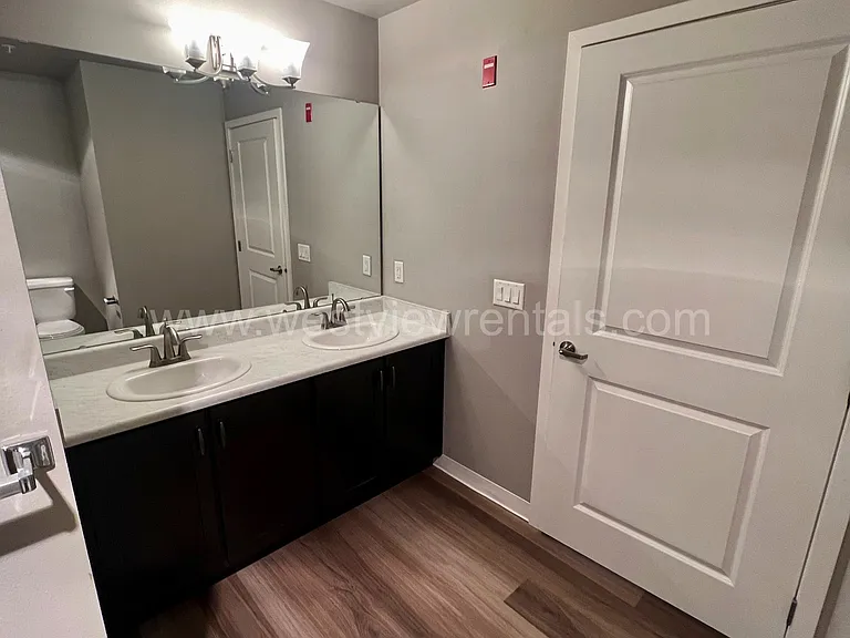 203 E Laurel St — Photo 286