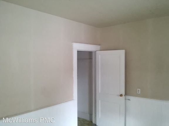 3rd image of 365 Randolph St