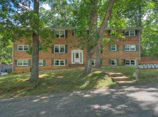 40 Robin Rd APT 2, Christiansburg, VA 24073