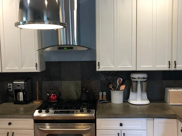 526 S Causeway Rd — Photo 5
