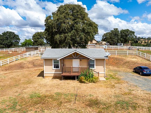 4th image of 20945 Bear Hollow Rd