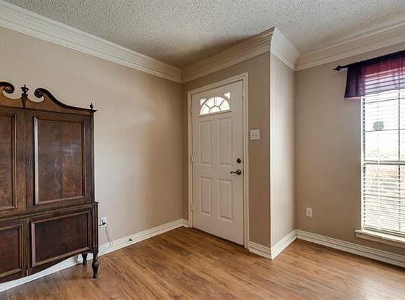 2nd image of 4901 Colonial Park Dr