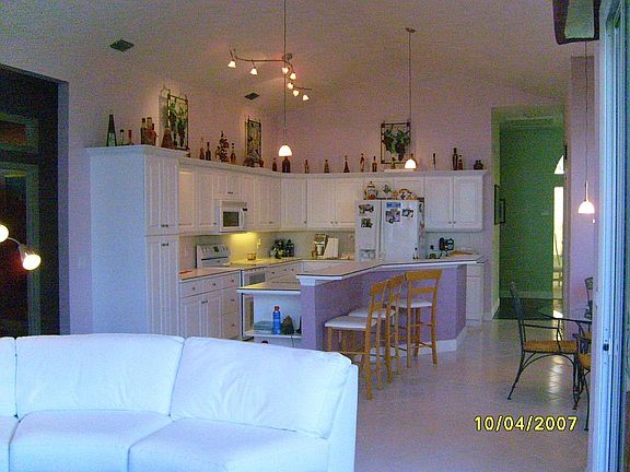 4th image of 2840 Sunset Dr