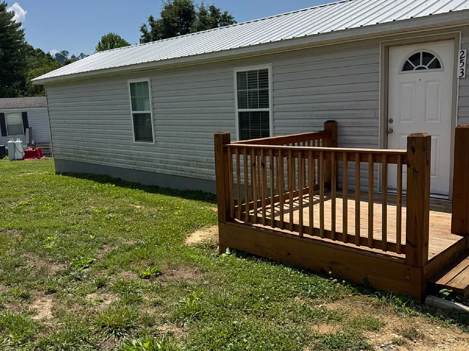 253 Friendly Cir
