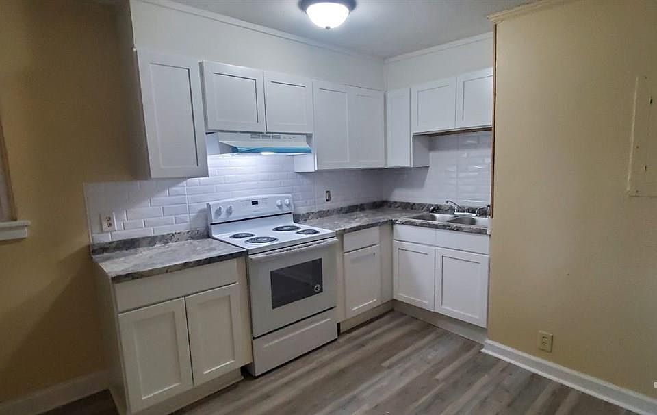 1st image of 2003 House Ave #13