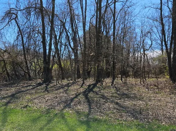 515 Lake Shore Dr, Willard, OH 44890