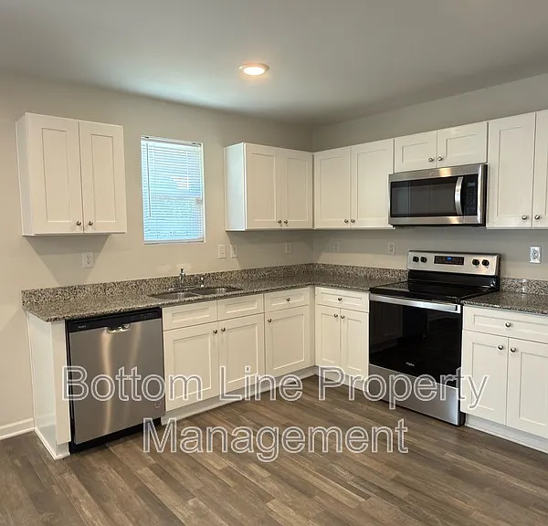 1035 Pepper Ln — Photo 8