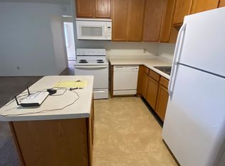 808 College St N #17, Fargo, ND 58102