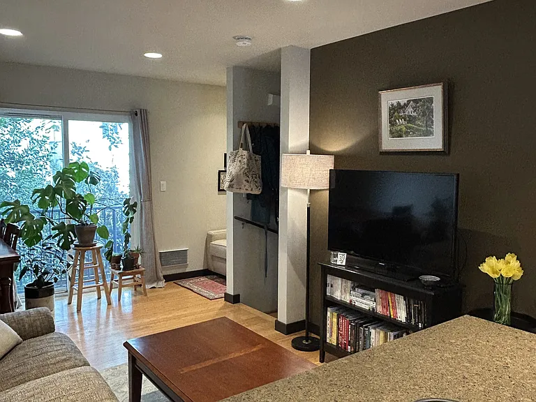 4212 8th Ave NE #C — Photo 13