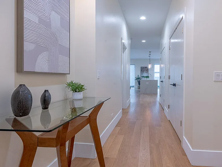 2110 W Washington Blvd #2 — Photo 9