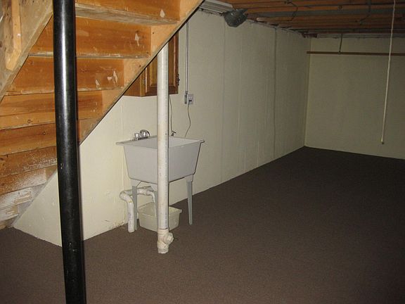 5th image of 41490 Janet Cir