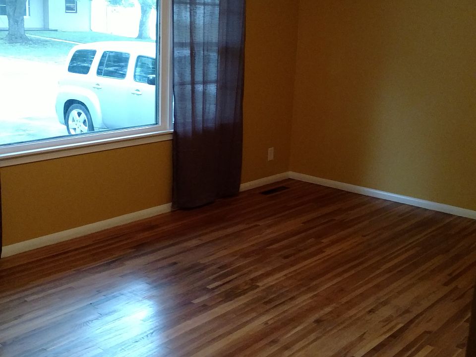 2nd image of 617 N 9th St