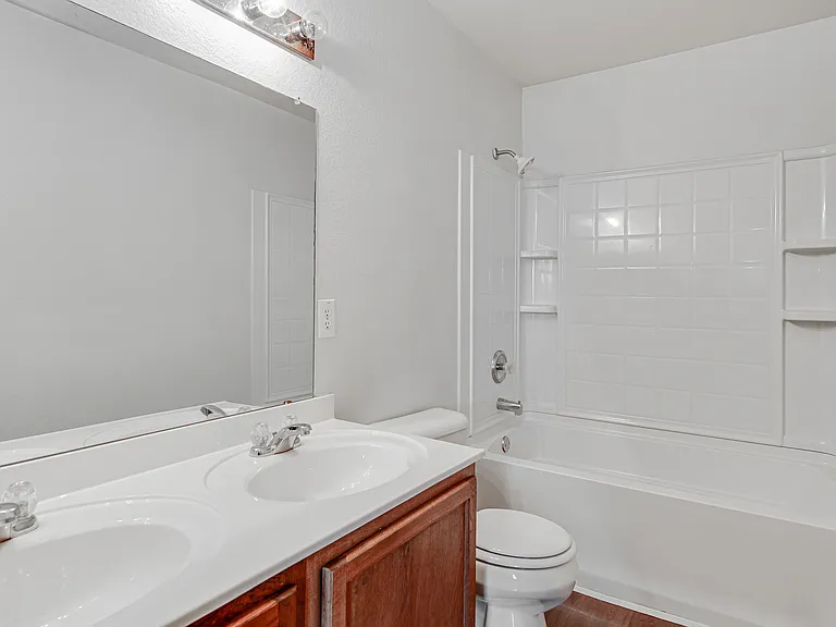 1420 Krista Dr — Photo 8