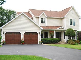 25 Brocknick Ln, Schaghticoke, NY 12154