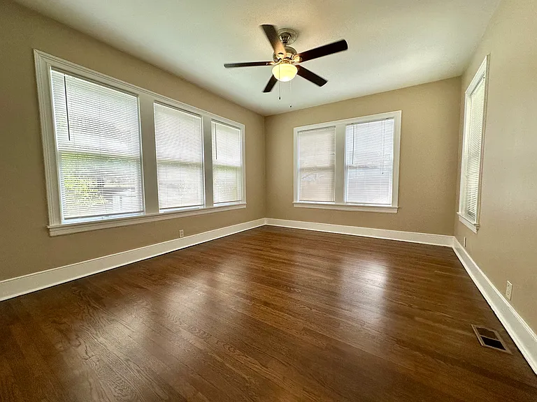 Live Oak St — Photo 28