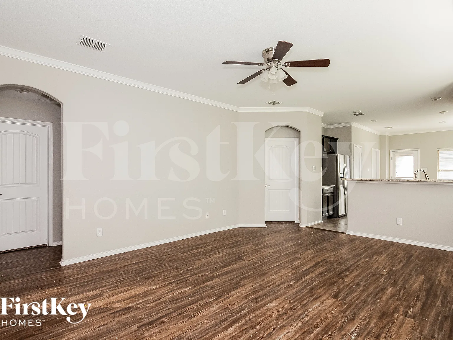 3 bed, 2.0 bath, 1367 sqft, $2,185 — Photo 4