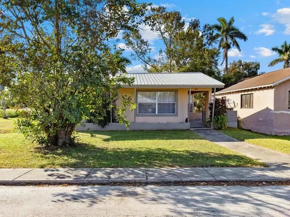 261 Cypress Avenue, Pahokee, FL 33476