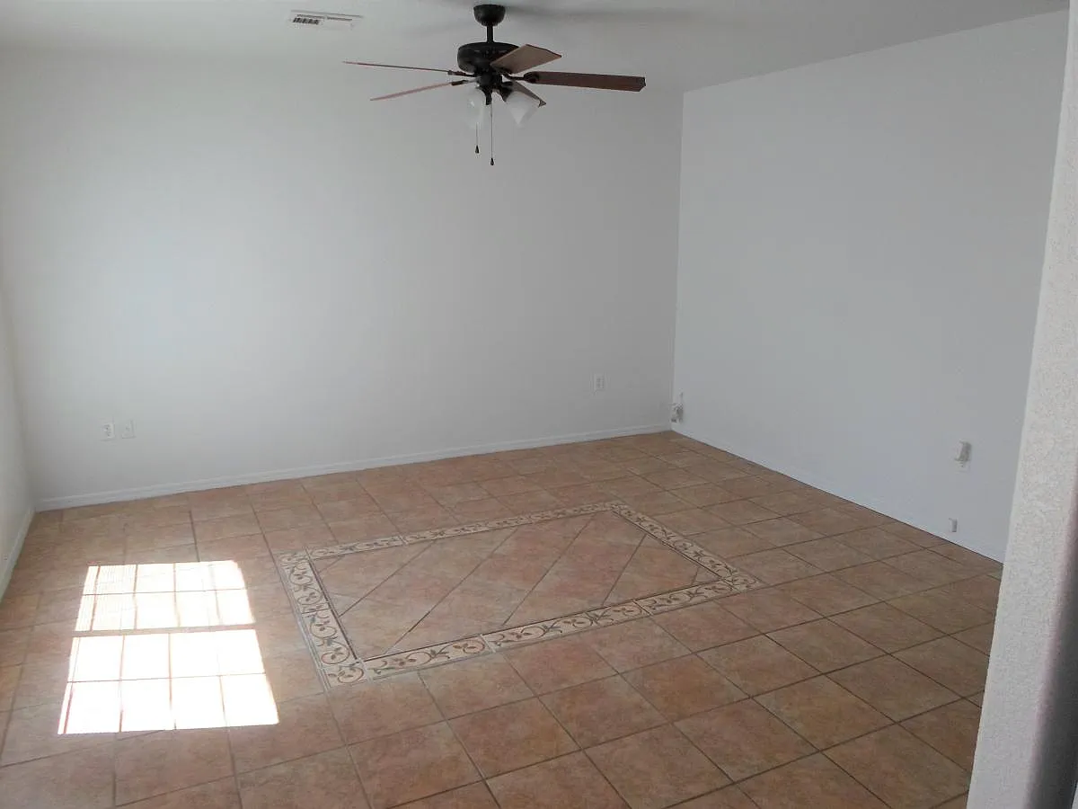 3 bed, 1450 sqft, $1,500 — Photo 2
