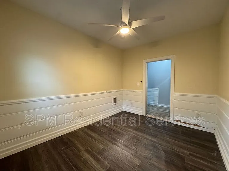 304 N 11th St #B — Photo 13