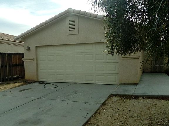 3rd image of 66801 Vista Pl #A & B