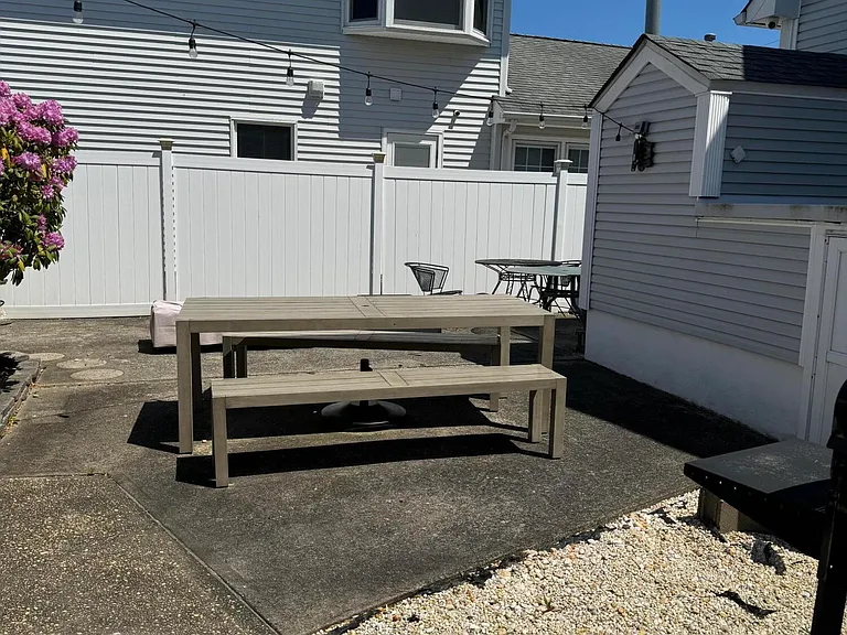 107 Bond Ave — Photo 4