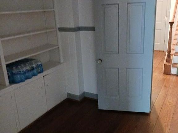3rd image of 110 Oberlin Ct