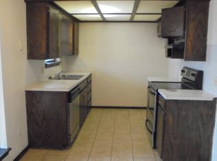 302 Annawood Dr, Yukon, OK 73099