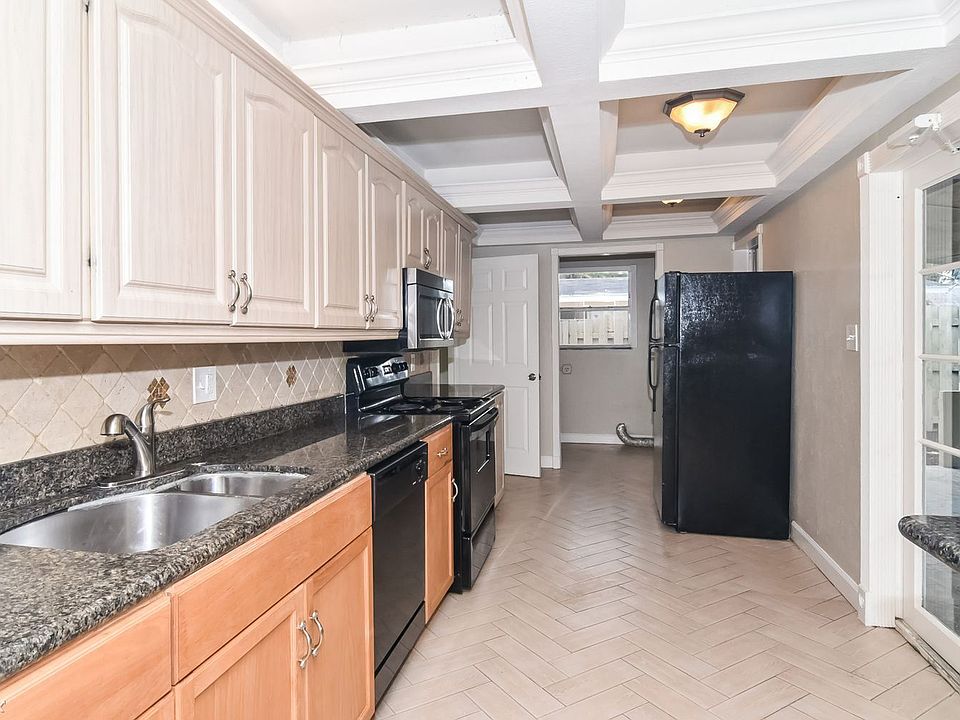 9147f751-5db1-46c2-b6b0-81276a0a2d8b-w_1500-h_1000