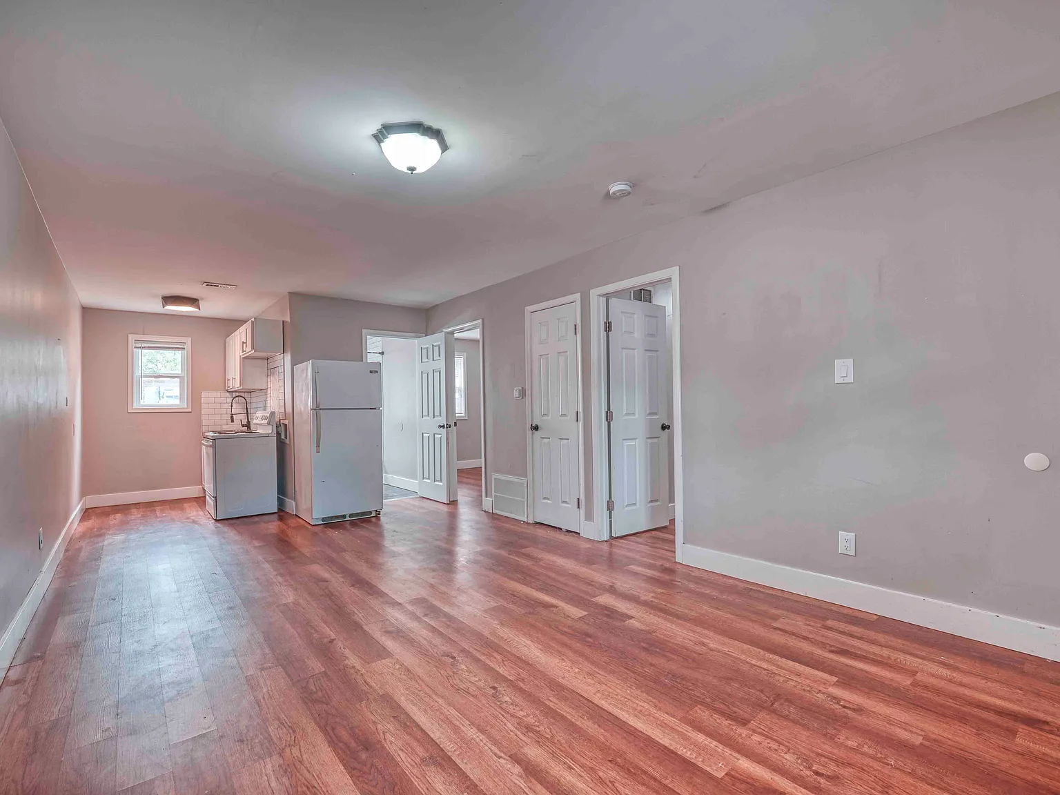 2 bed, 700 sqft, $950 — Photo 1