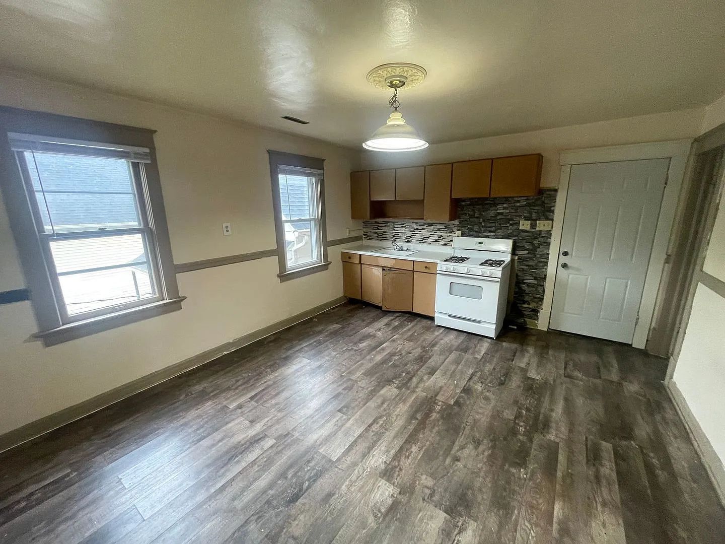 2414 S 9th St. (4 Unit + Garage) — Photo 2