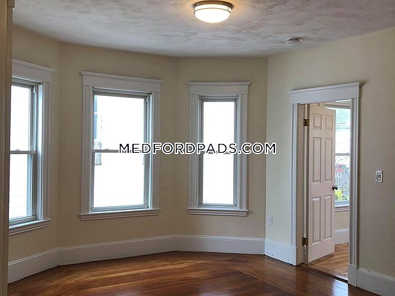 4th image of 6 Henry St #111