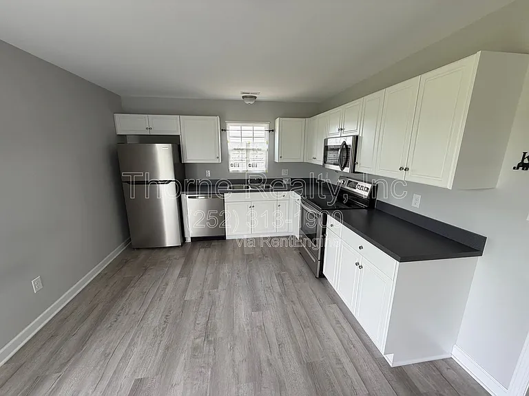 2411 Heath Ln — Photo 4