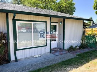 911 W Charles St APT A, Newberg, OR 97132