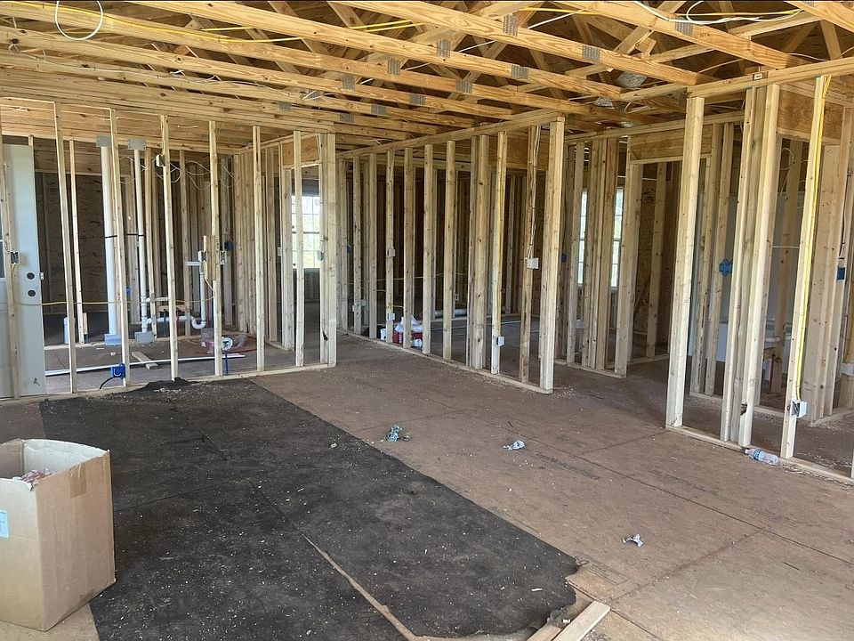 2nd image of 701 Hunt St