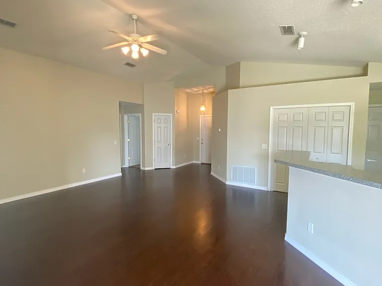 286 Limestone Cir — Photo 2