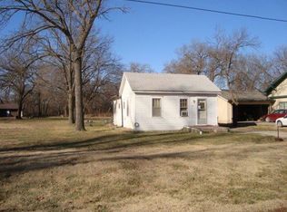 313 S 1st St, Marion, KS 66861