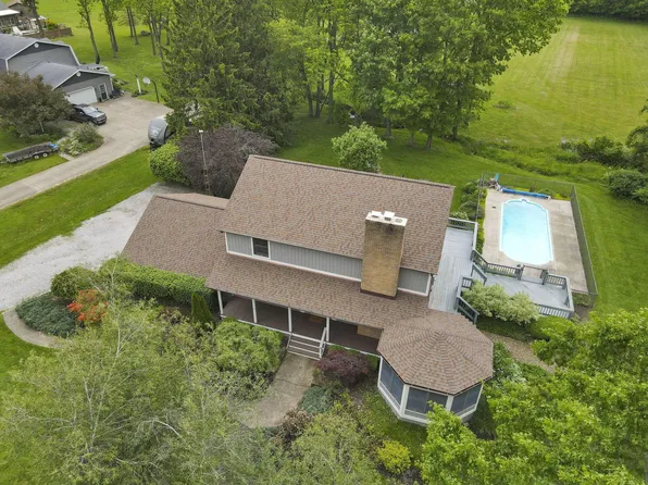 10800 Springwater Dr, Mount Vernon, OH 43050