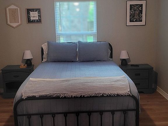 4th image of 402 Alba Plena St