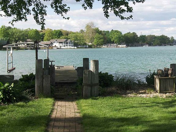 2nd image of 26265 Lake Dr