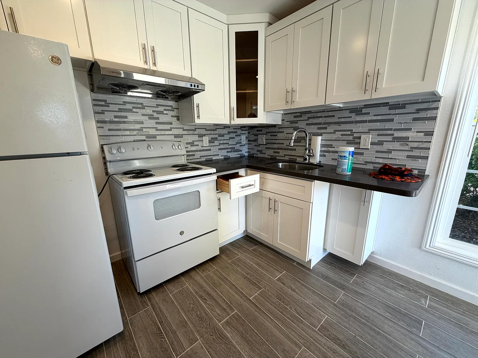 1 bed, 1335 sqft, $2,150 — Photo 3
