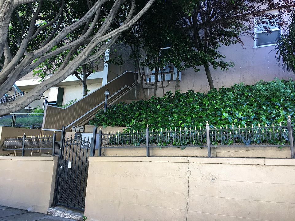 Entrance from 928 Guerrero Street