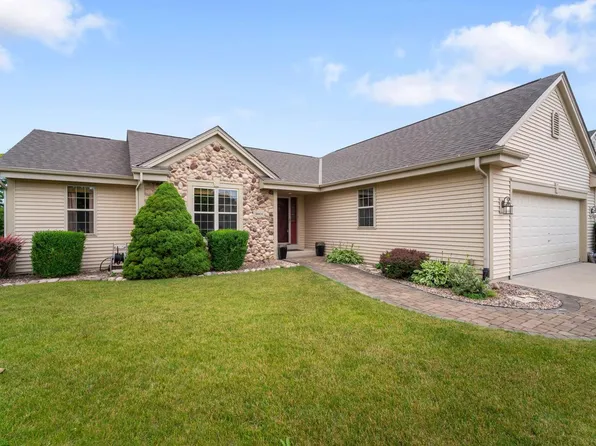 3801 Valley Creek DRIVE, Waukesha, WI 53189