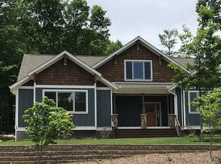 489 Cummings Battle Trl, Hendersonville, NC 28739