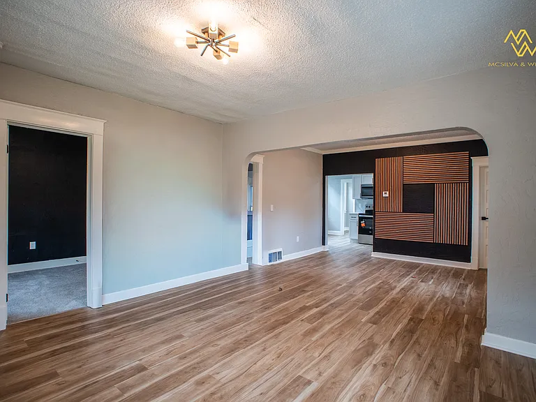 112 Topping Ave — Photo 5